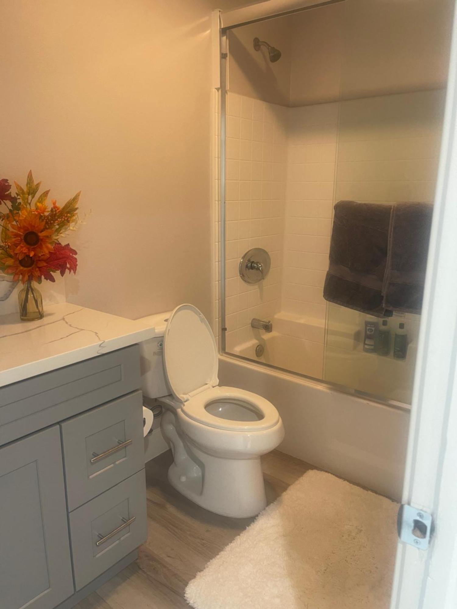Private Room In New Appartment With Full Bath لوس أنجلوس المظهر الخارجي الصورة